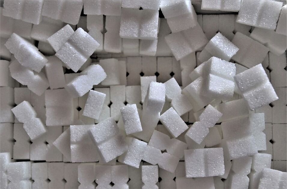 sokeri edistää painonnousua